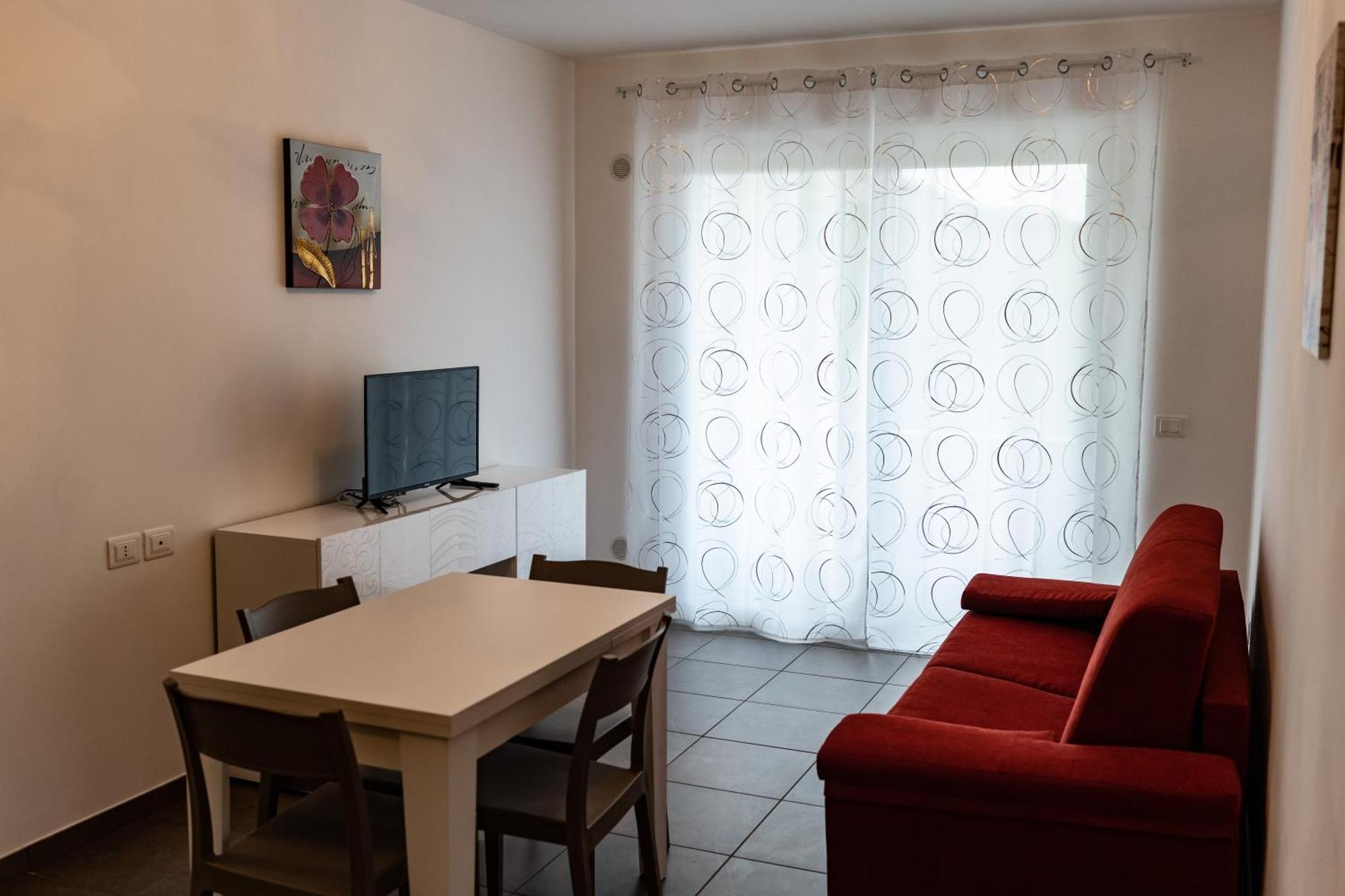 Middle Town Apartment