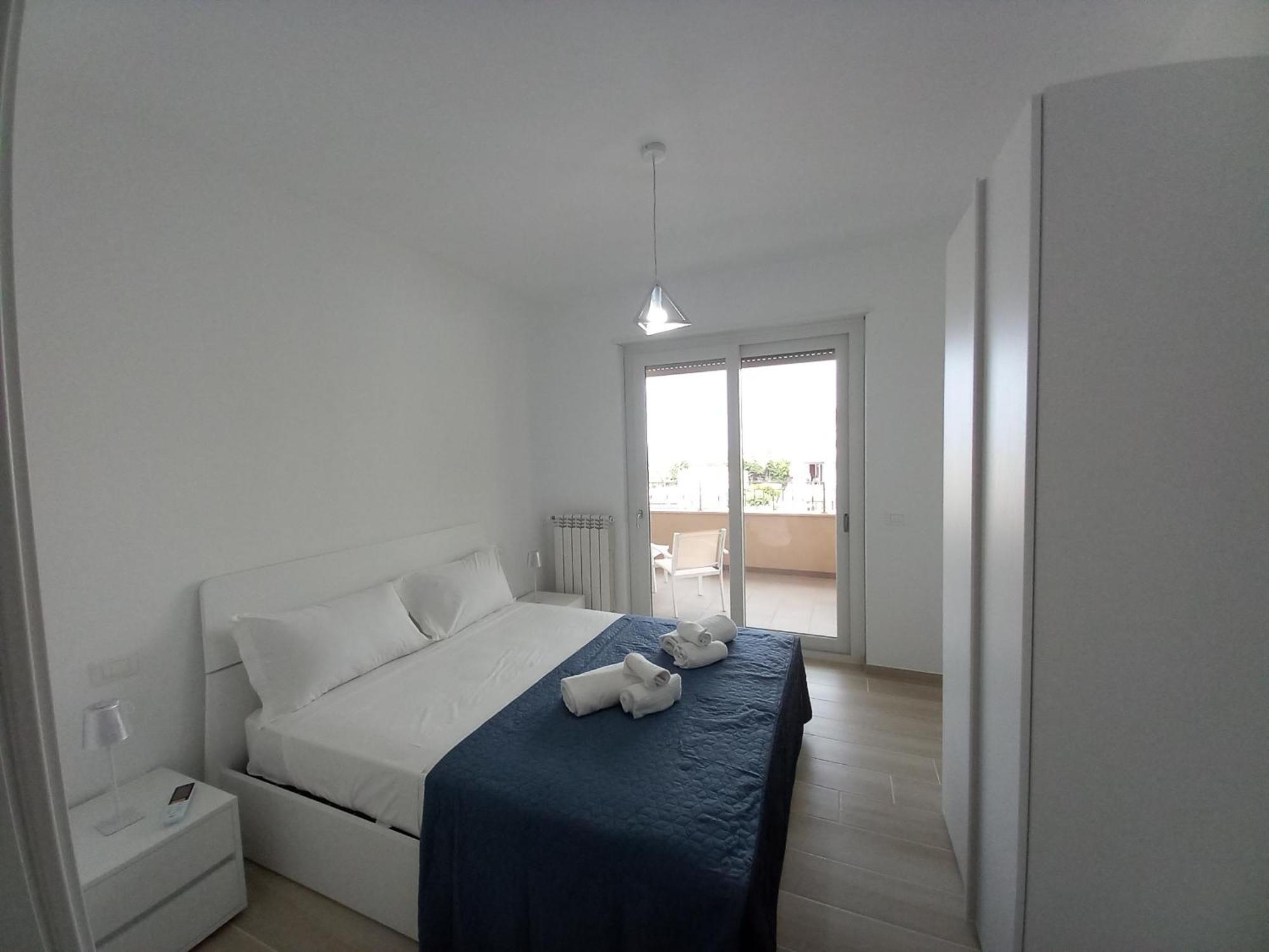 Middle Town Apartment *