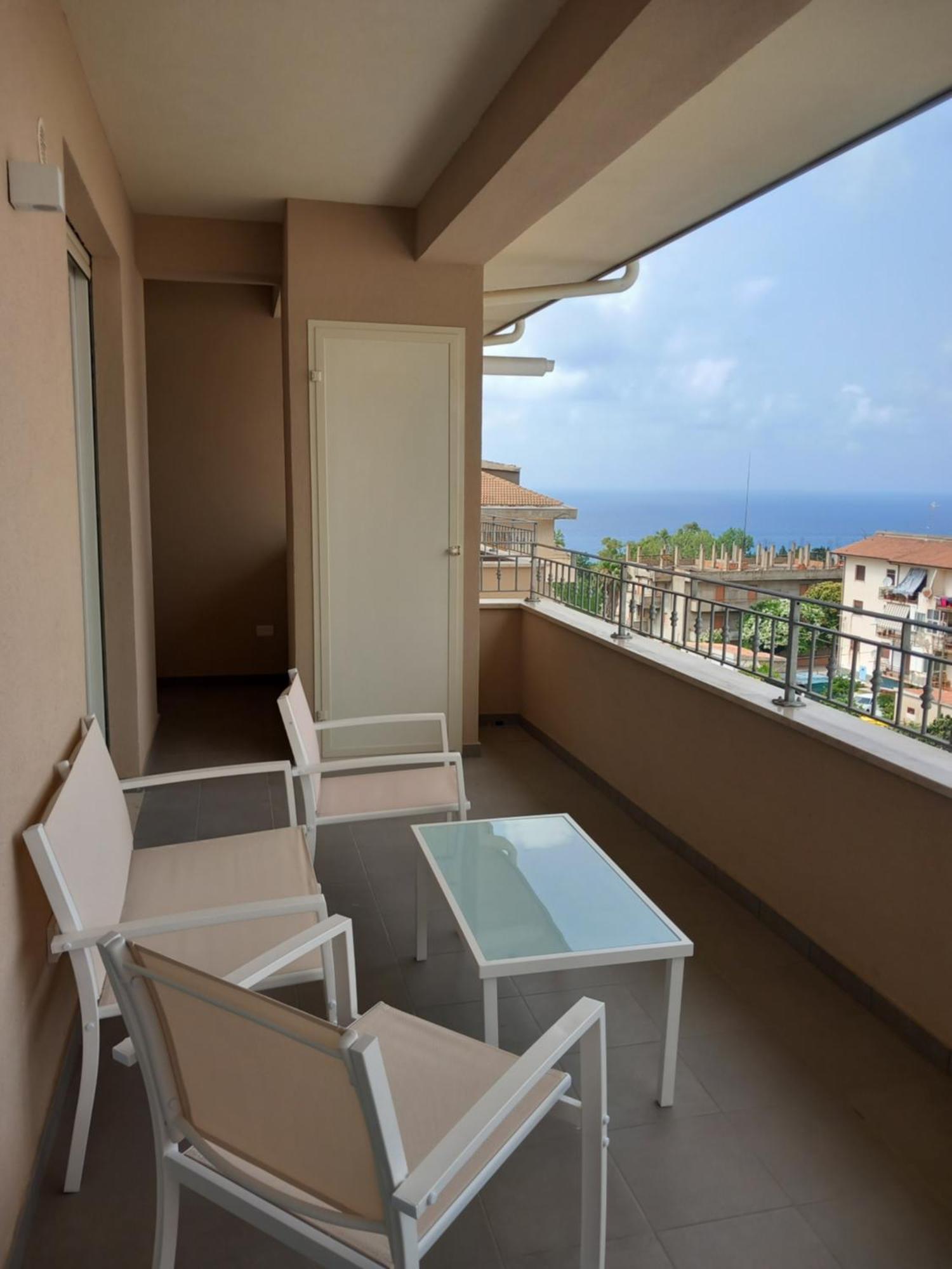 Middle Town Apartment