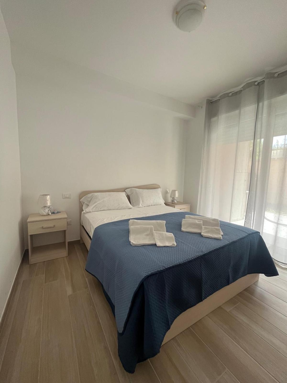 Middle Town Apartment